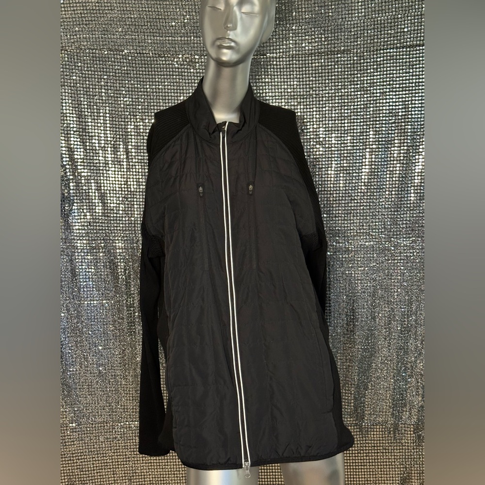 Gently worn Fennec Highly Evolved Quilted/Ribbed Golf Jacket